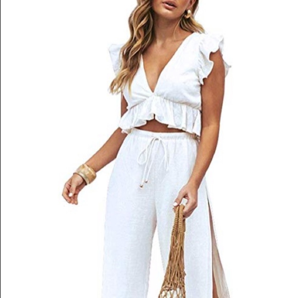 Coventavenue - Two Piece Crop Top & Slit Pants